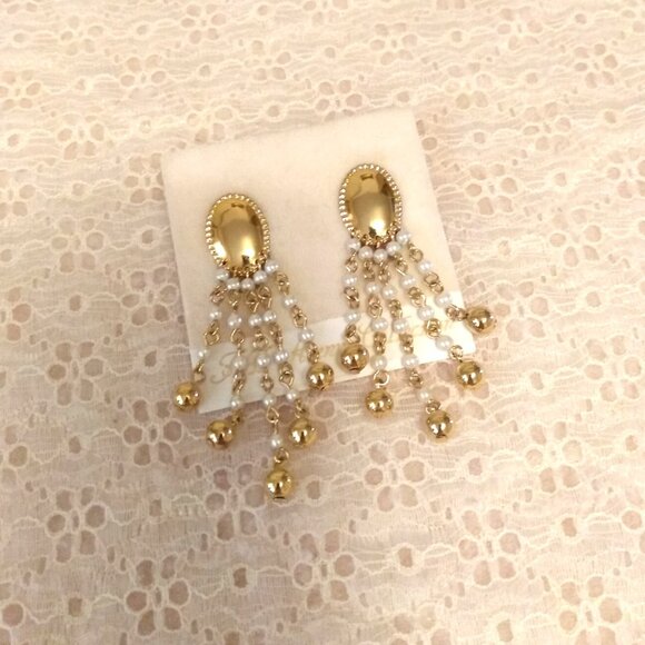 Vintage White Gold Beads Gold Tone Dangle Drop Earrings Timeless VTG Jewelry - Picture 3 of 7